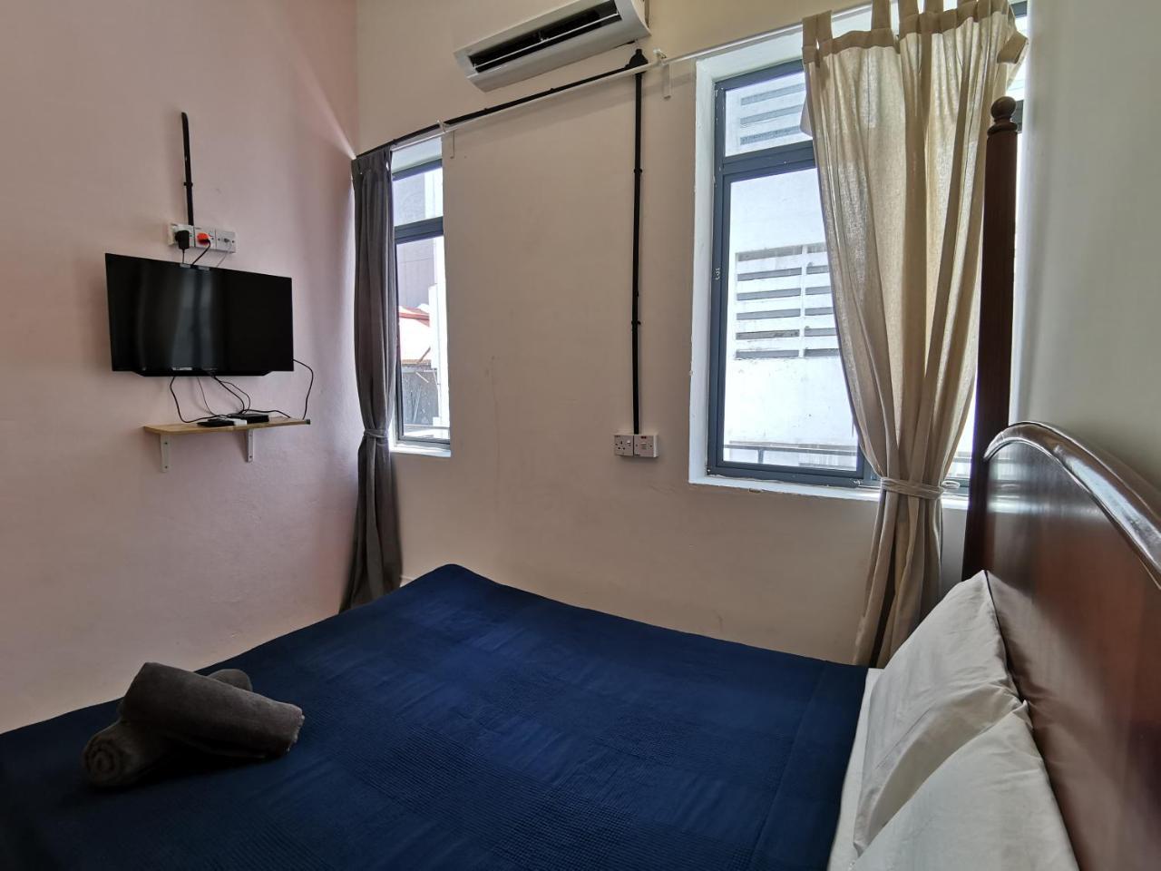 Hawk Hotel & Hostel Kuala Lumpur Exterior photo